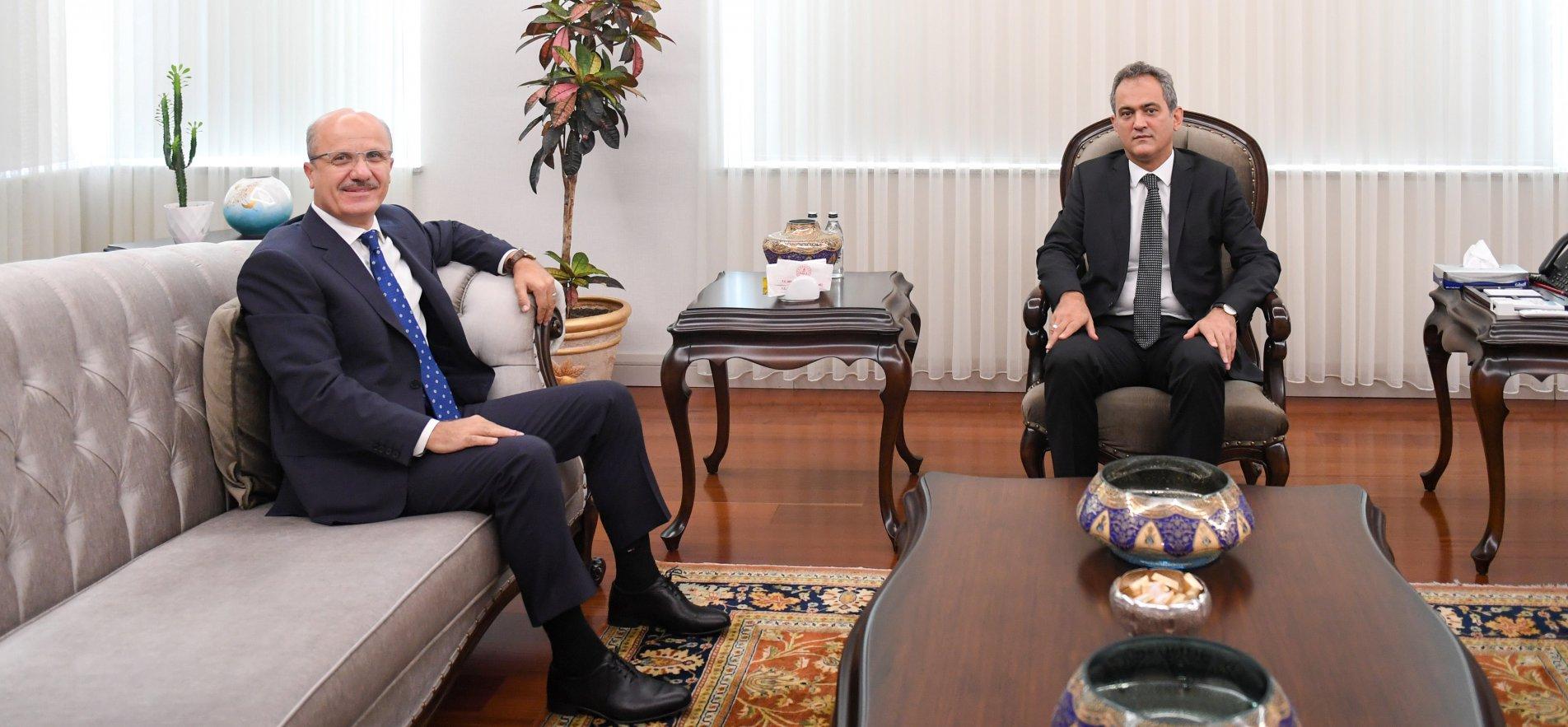 MINISTER ÖZER RECEIVES YÖK PRESIDENT EROL ÖZVAR