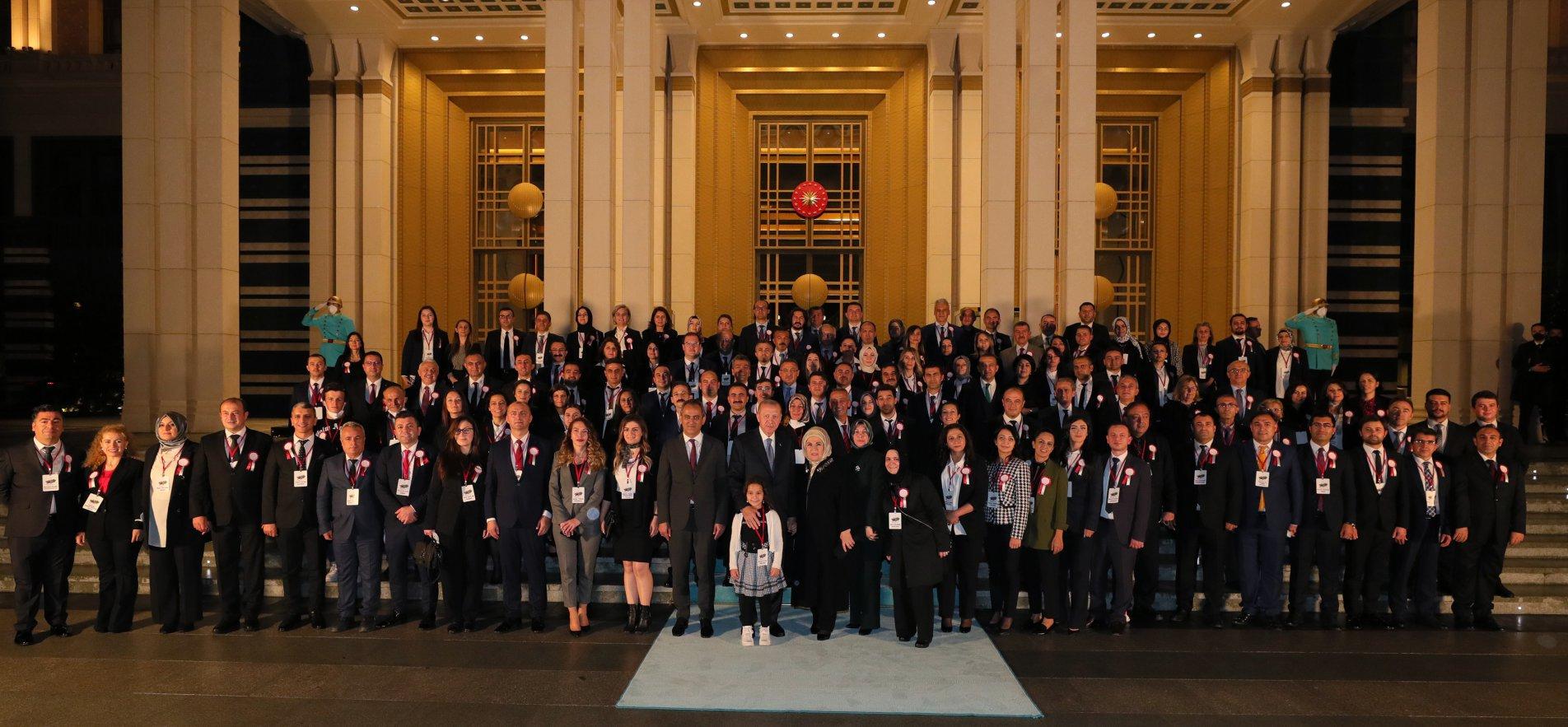 PRESIDENT ERDOĞAN GOT TOGETHER WITH MINISTER ÖZER AND TEACHERS ON THE OCCASION OF TEACHERS' DAY